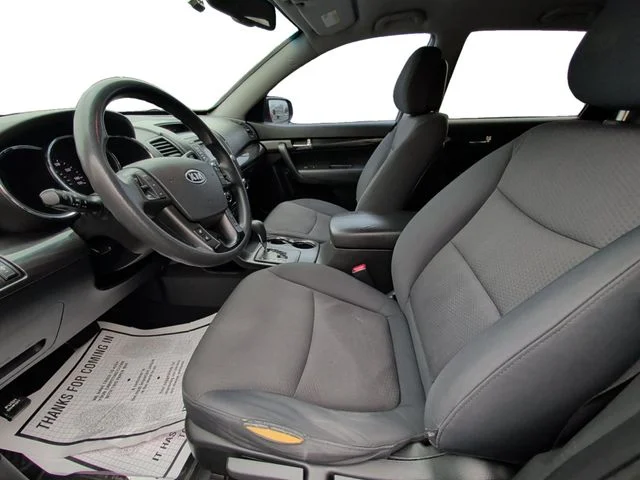 2013 Kia Sorento LX - Photo 9