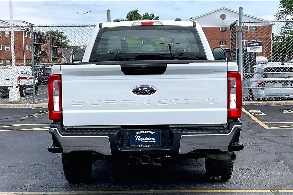 Used 2023 White Ford XL image 3
