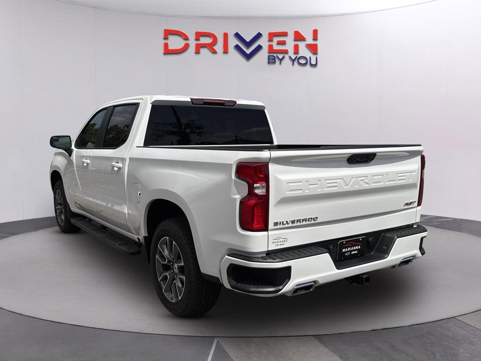 New 2026 Summit White Chevrolet RST image 6