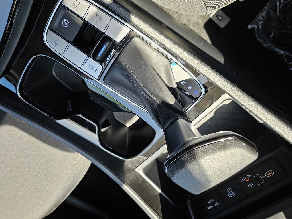 New 2026 White Hyundai SE image 30