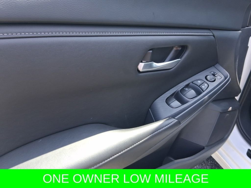 Used 2025 White Nissan SV image 26