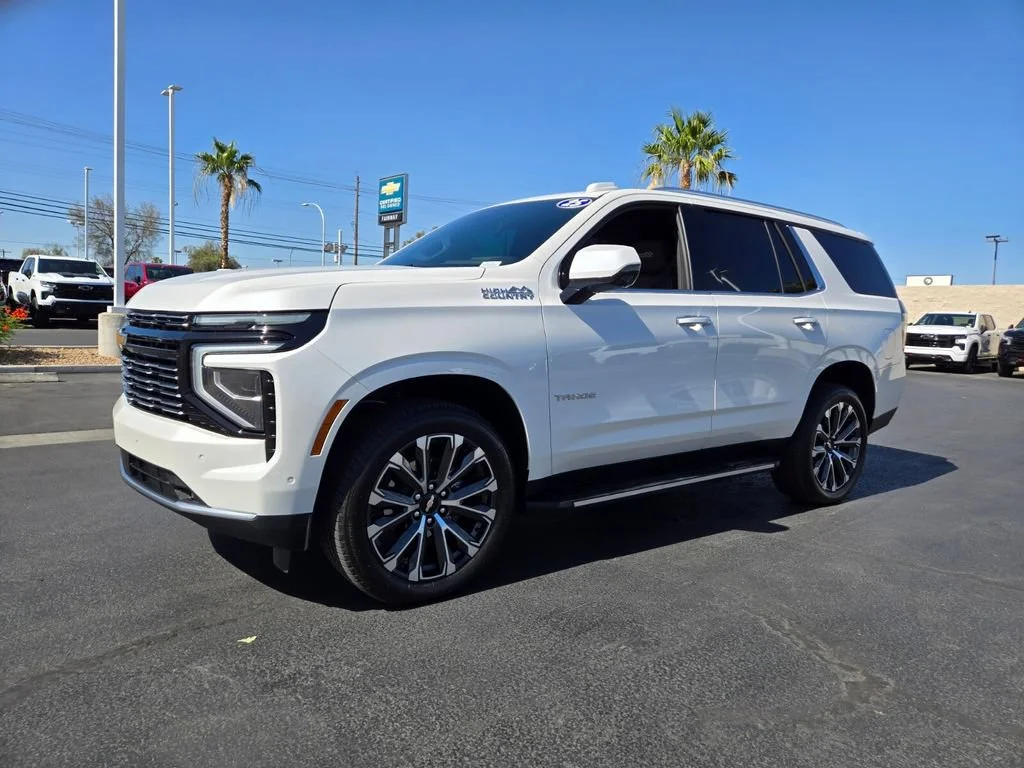 Used 2025 Iridescent Pearl Tricoat Chevrolet High Country image 10