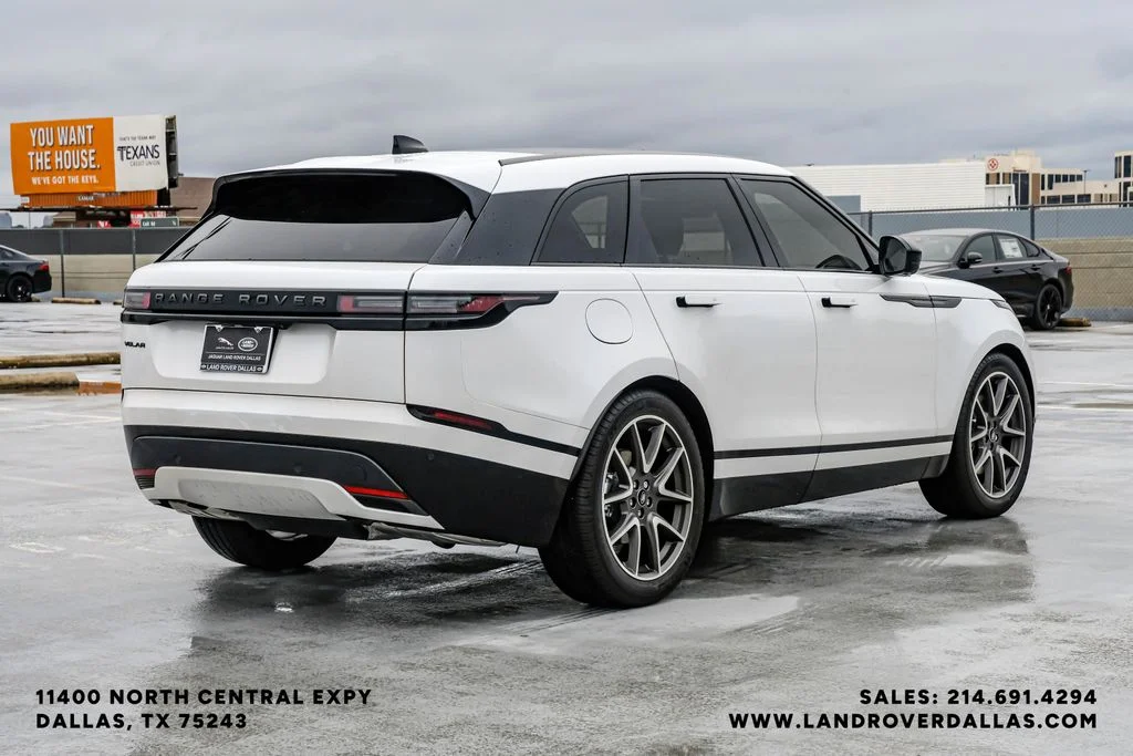 New 2026 Ostuni Pearl Wht Prem Met Land Rover Dynamic SE image 6