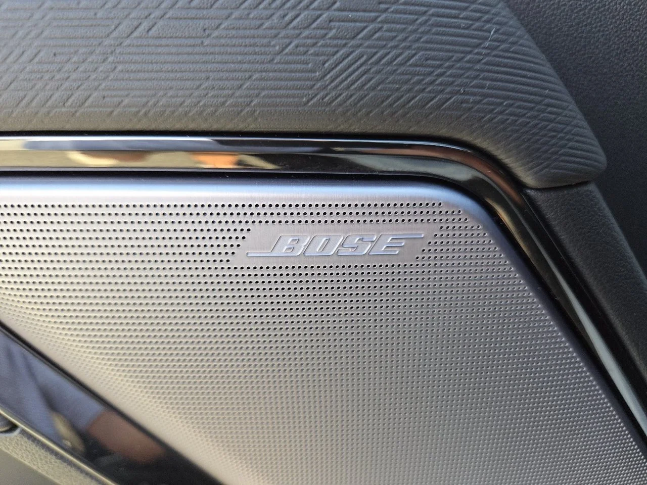 Used 2025 Summit White GMC AT4X image 16