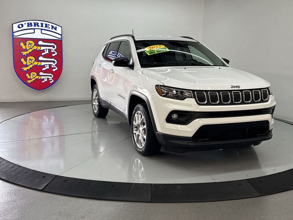 2022 Jeep Compass Latitude Lux 4X4's photo