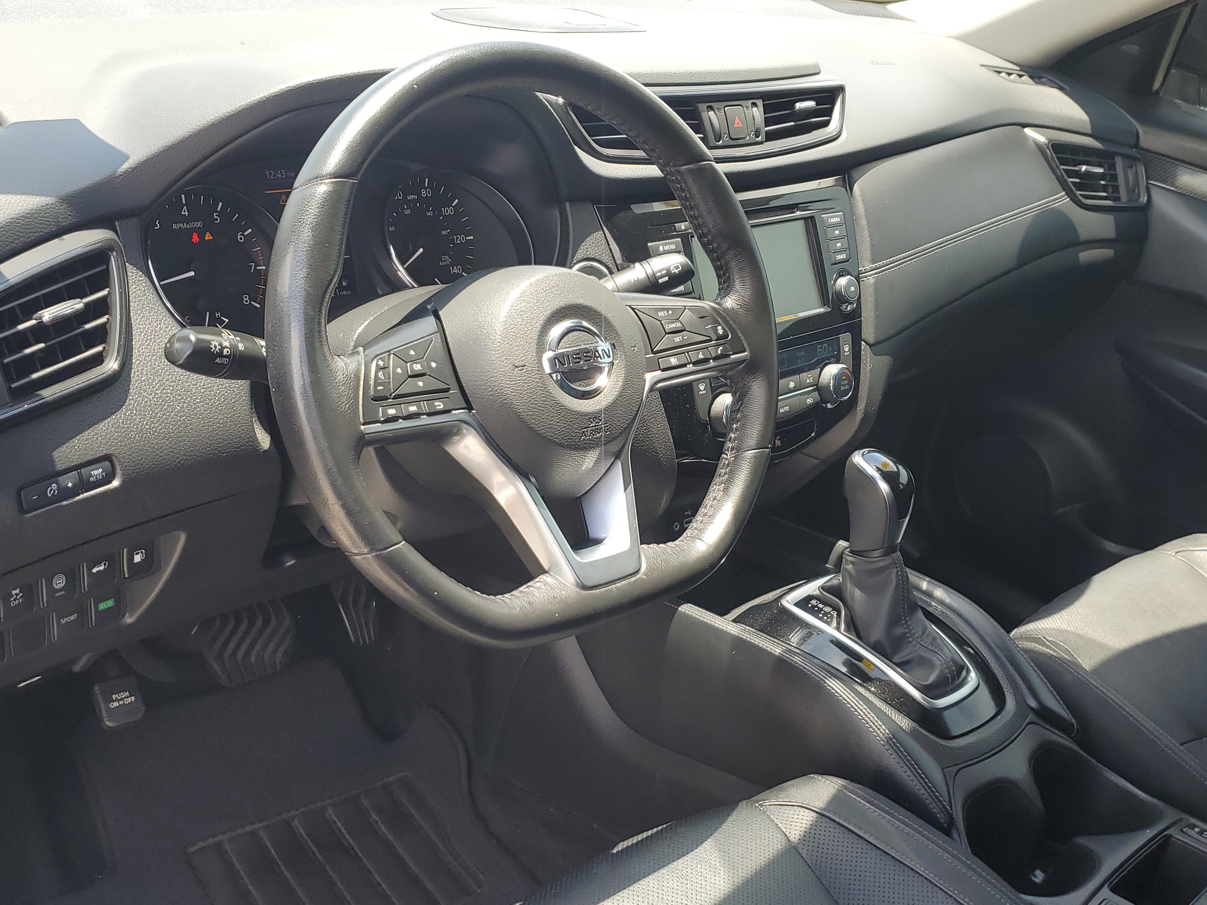 Used 2018 Gun Metallic Nissan SL image 20