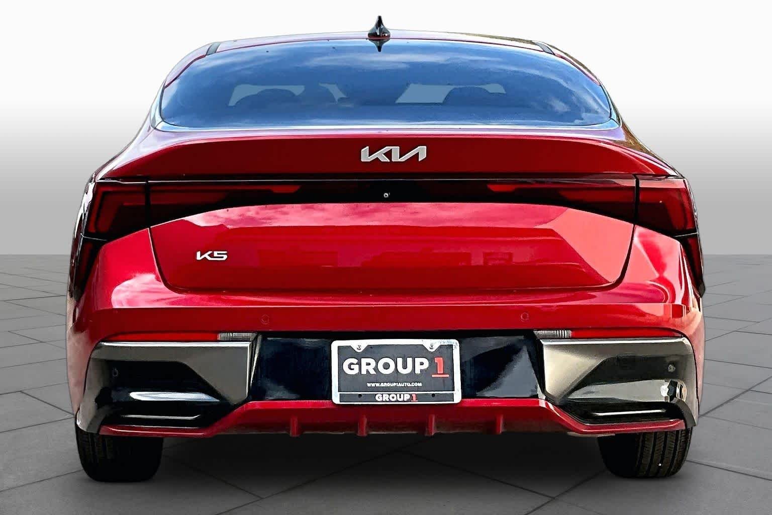 Used 2025 Runway Red Kia LXS image 5
