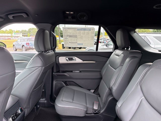 New 2027 Avalanche Gray Ford Active image 21