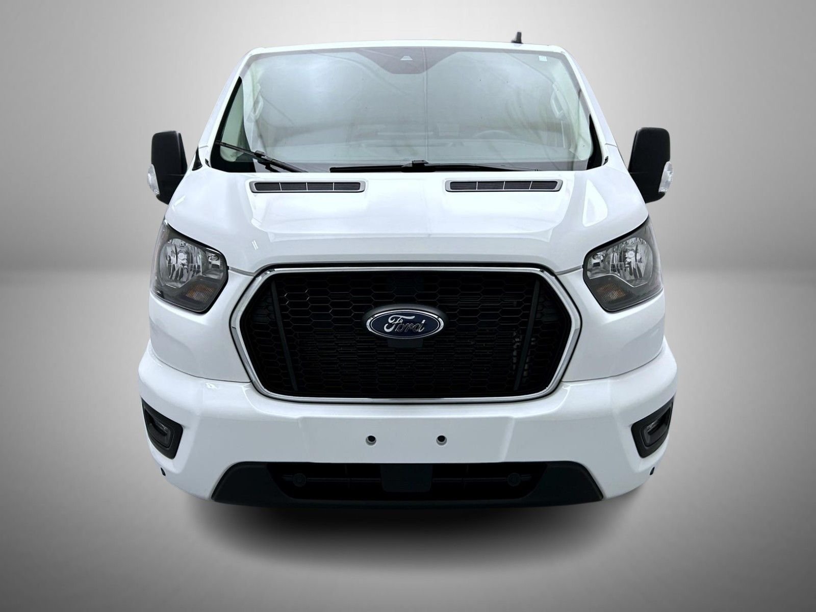 Used 2024 White Ford XLT image 2