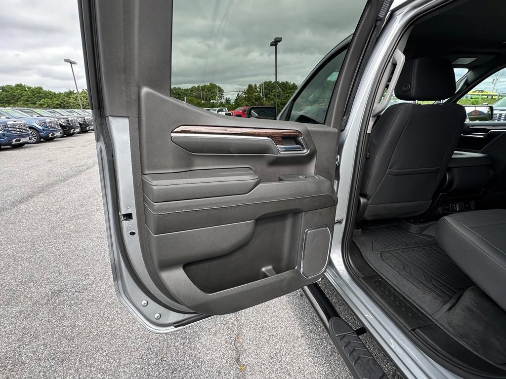 Used 2023 Sterling Metallic GMC Elevation image 25