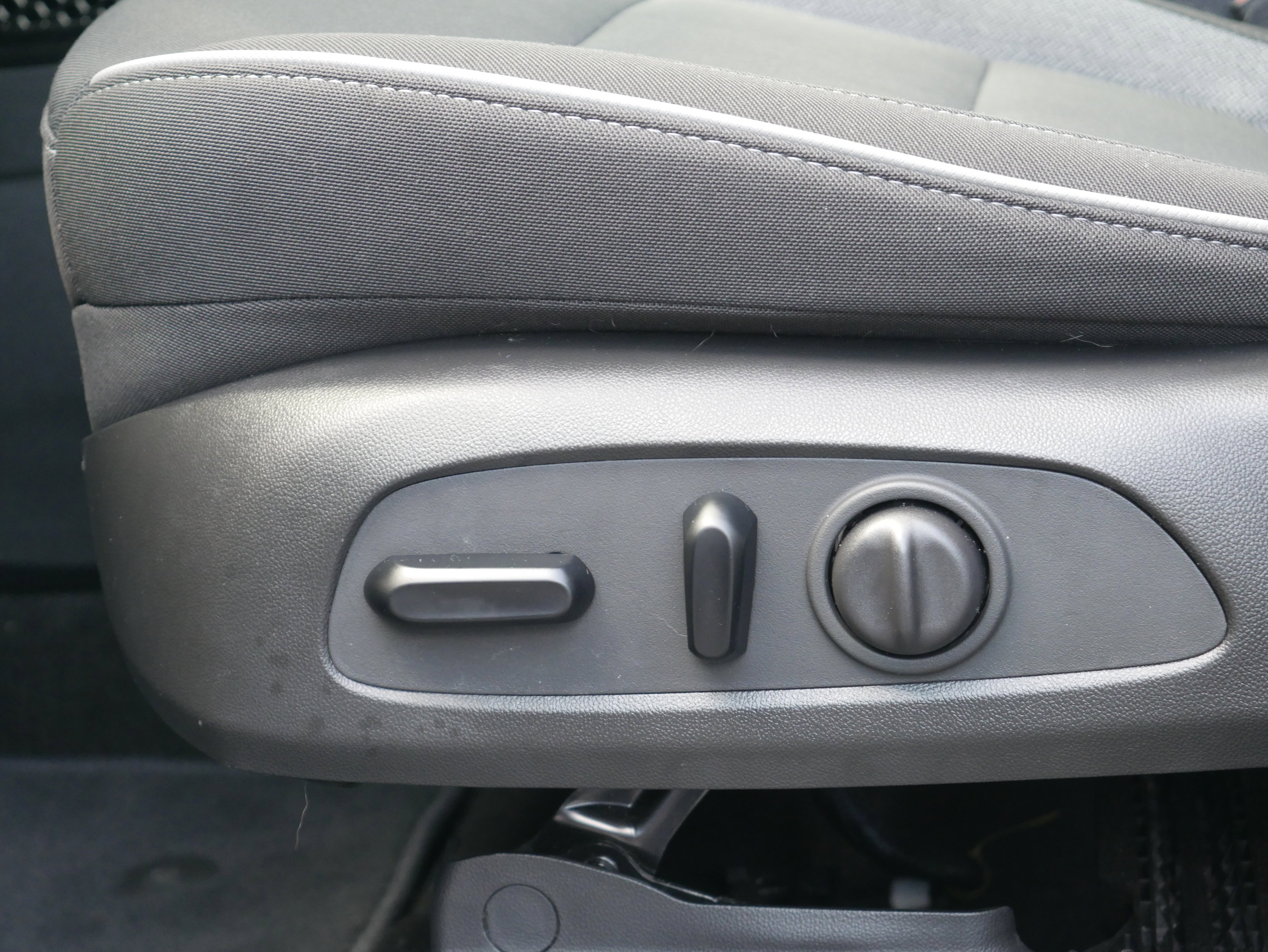 Used 2023 Sterling Gray Metallic Chevrolet LT image 13