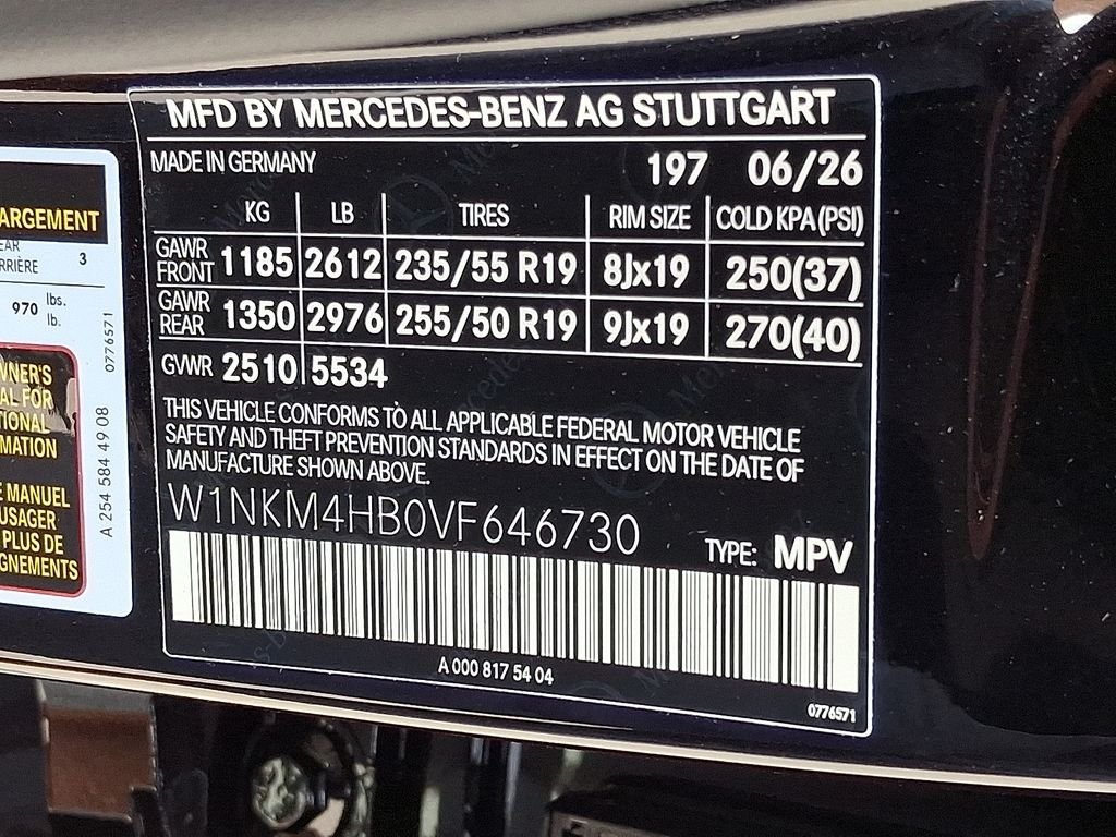 New 2027 Obsidian Black Metallic Mercedes-Benz GLC 300 image 18