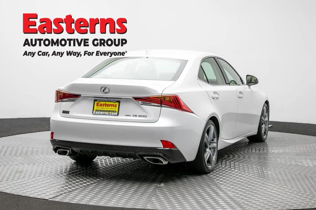 Used 2018 White Lexus 300 image 5
