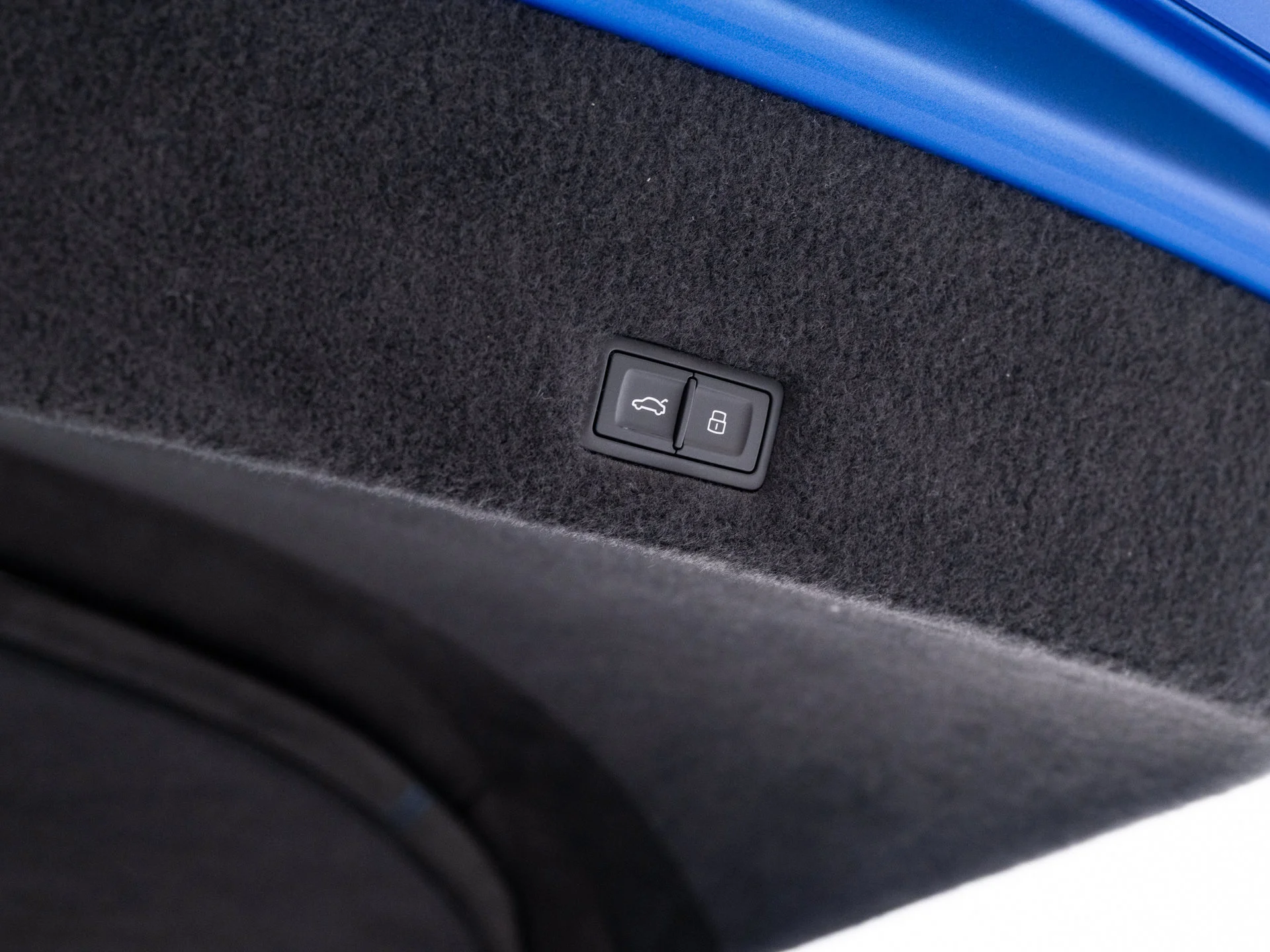 Used 2025 Blu Eleos Metallic Lamborghini SE image 98