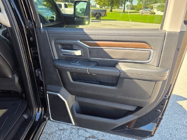 Certified Used 2024 Diamond Black Crystal Pearlcoat Ram Laramie image 10