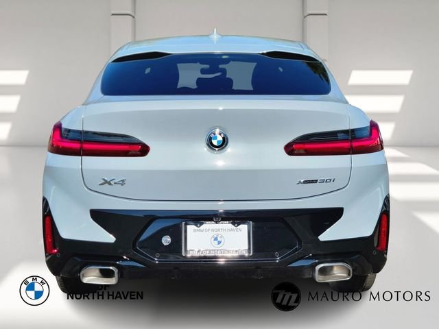 Used 2025 Gray BMW xDrive30i image 4