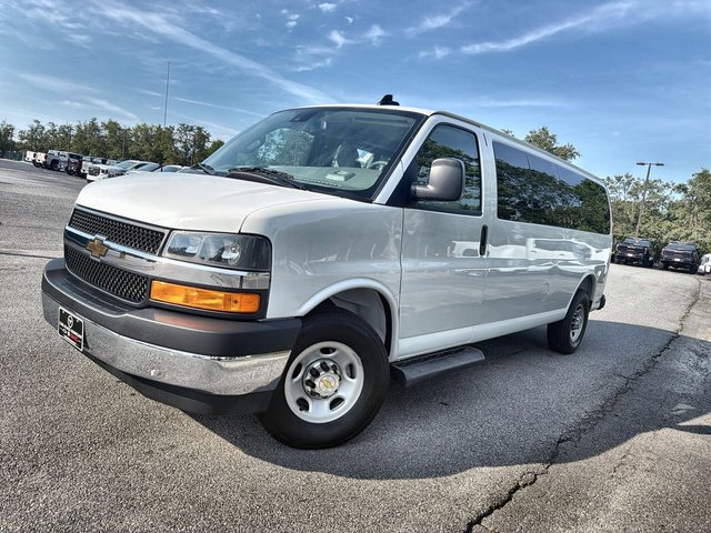 Pre-Owned 2025 Chevrolet Express Passenger 1LT Rear Wheel Drive 3500 Extended Wheelbase