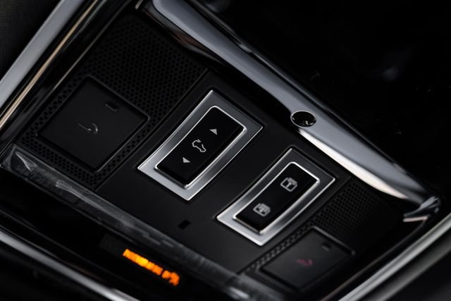 New 2026 Fuji White Land Rover S image 33