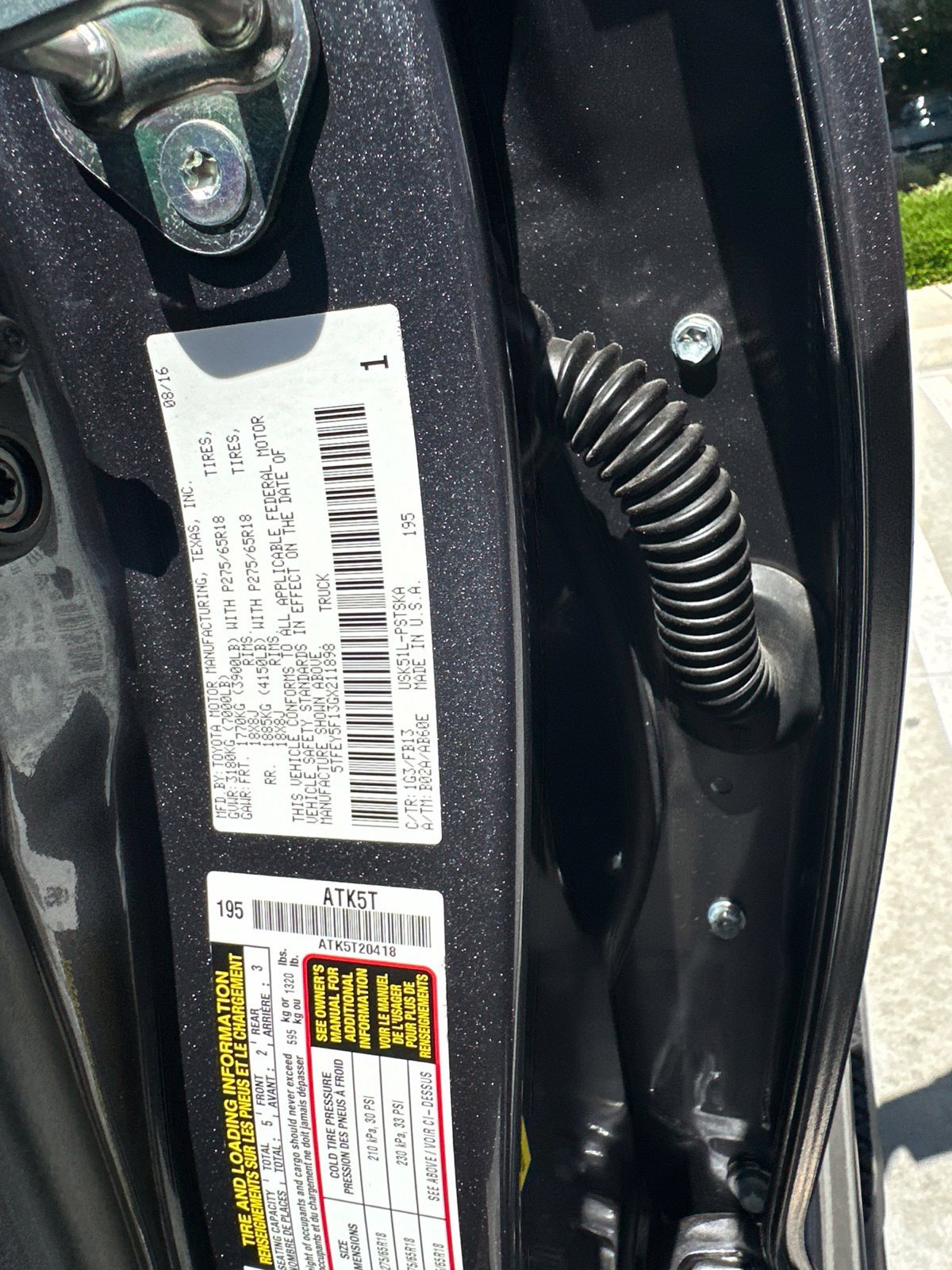 Used 2016 Magnetic Gray Metallic Toyota SR5 image 9
