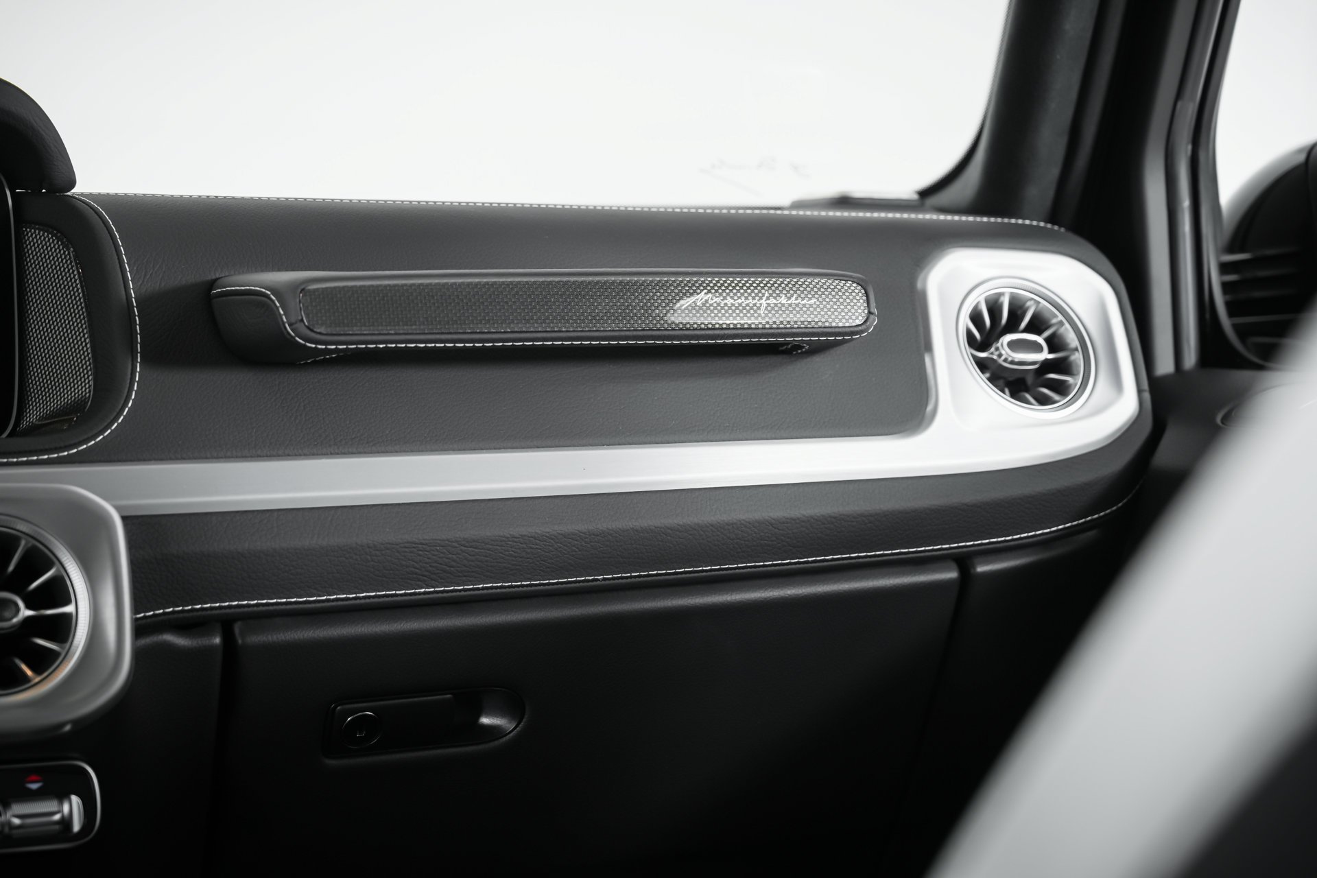 Used 2025  Mercedes-Benz G 63 AMG® image 99