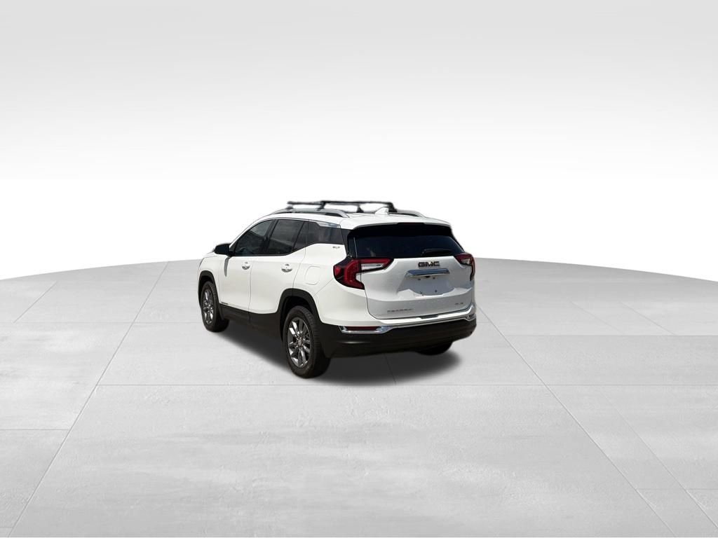 Used 2024 White GMC SLT image 3