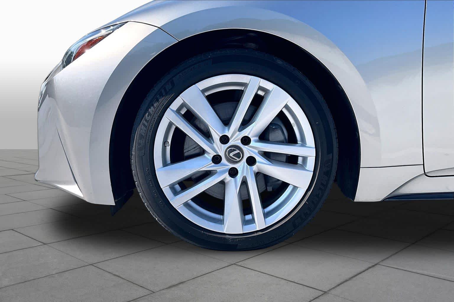Used 2021 Atomic Silver Lexus  image 18