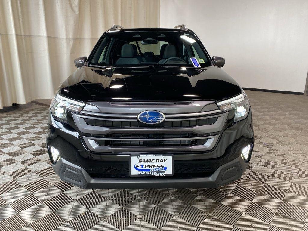 Used 2025 Crystal Black Silica Subaru Premium image 10