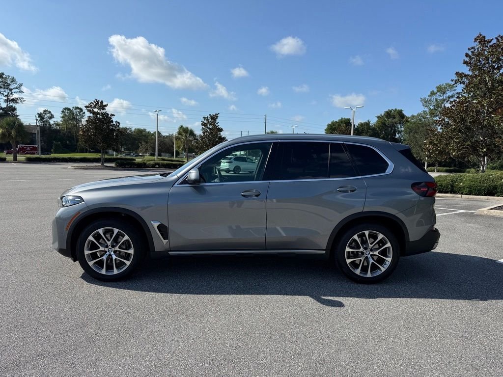 Used 2024 Skyscraper Grey Metallic BMW sDrive40i image 2