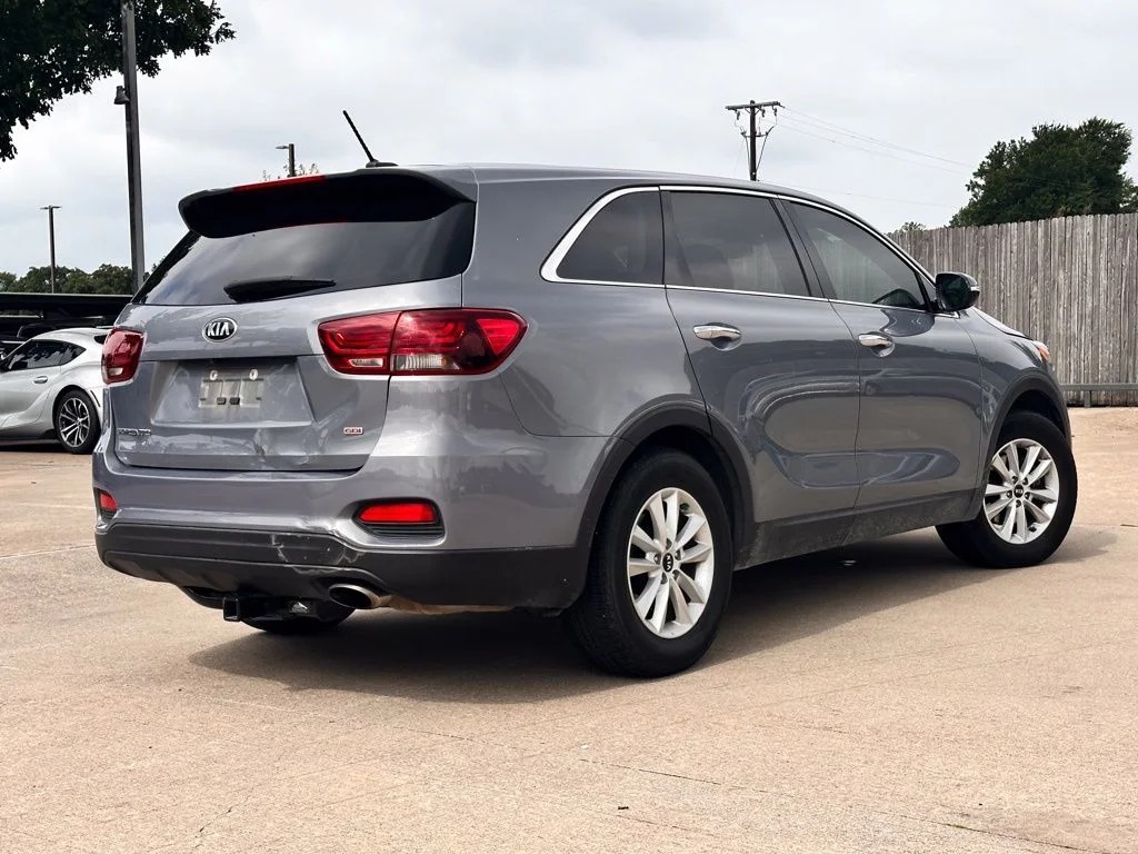 Used 2020 Silver Kia L image 5