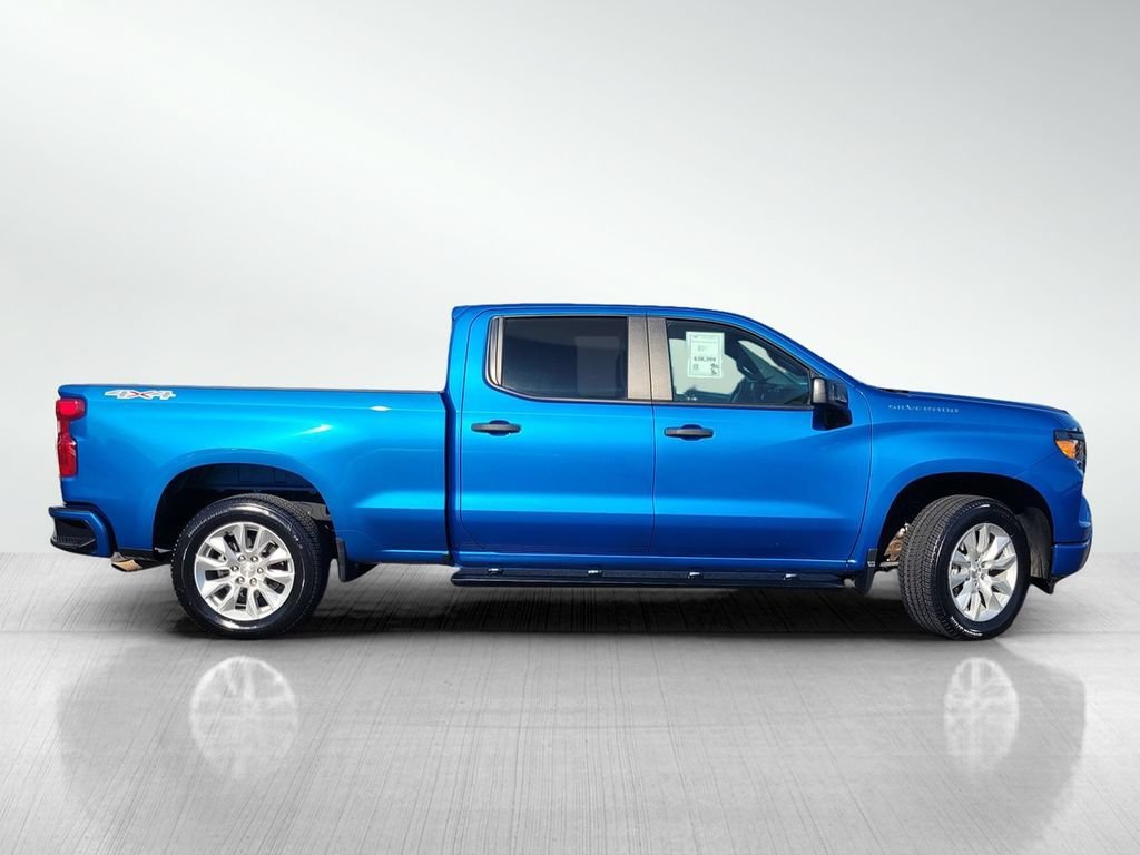 2023 Chevrolet Silverado 1500 Custom view 4