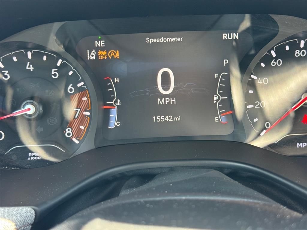 Used 2023 Gray Jeep Latitude Lux image 18
