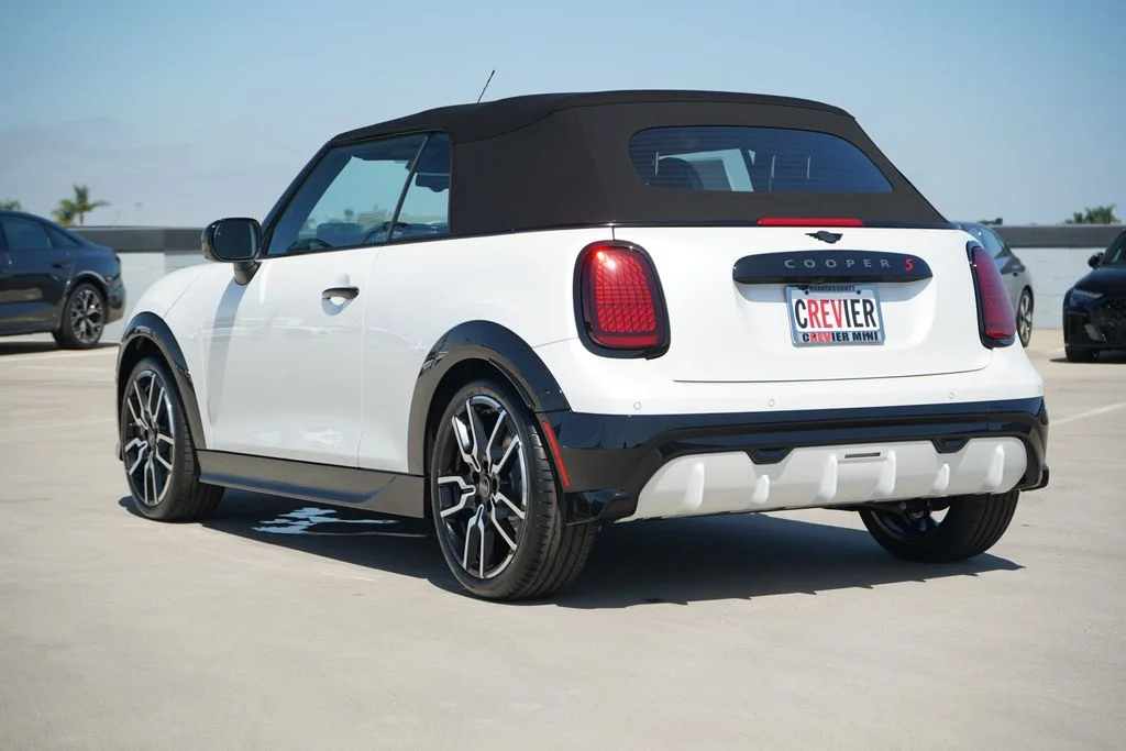 New 2026 White MINI Iconic image 4