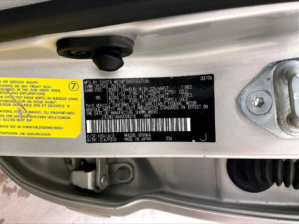 Used 2006 Silver Toyota Limited image 41