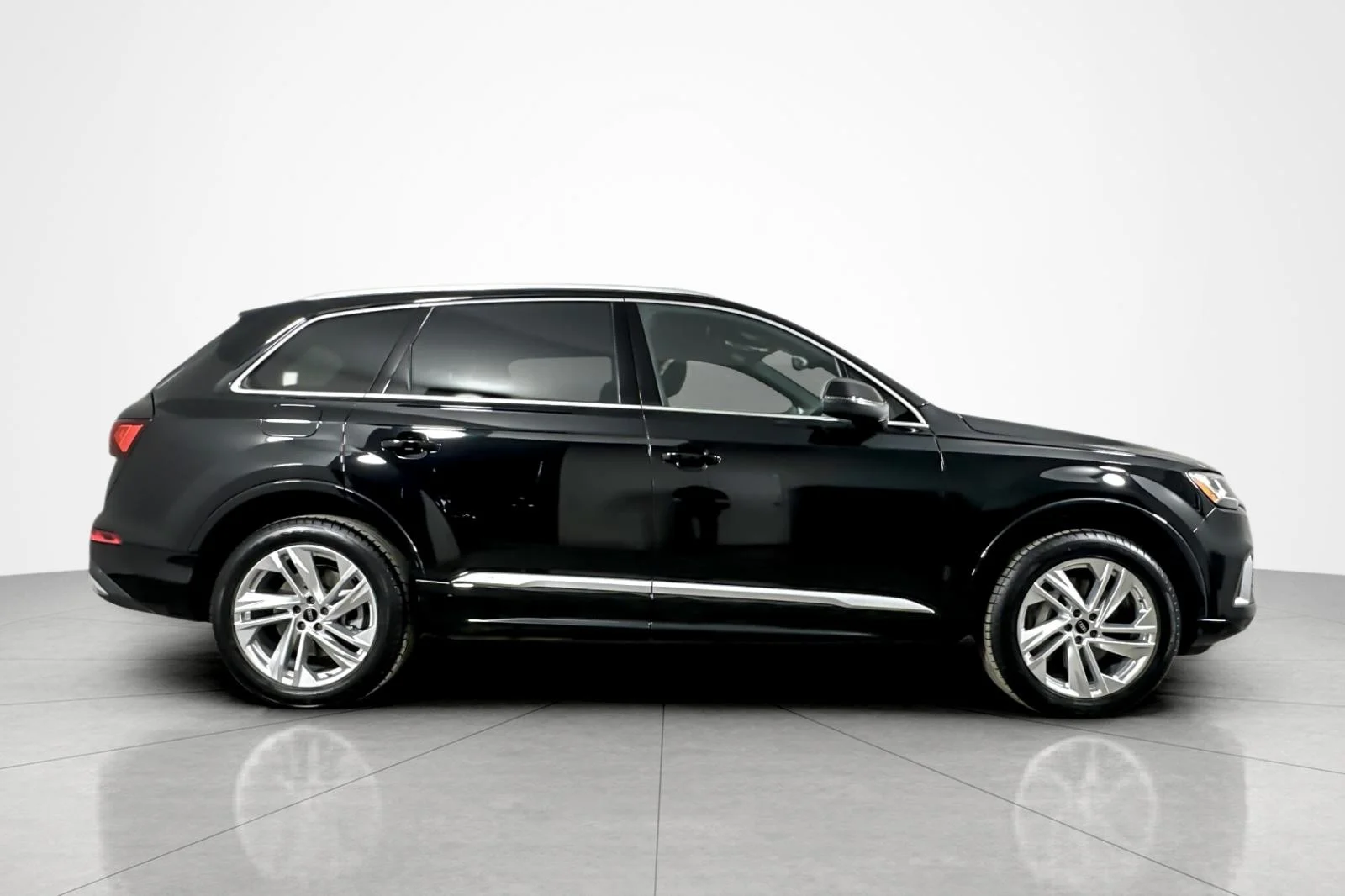Used 2023 Mythos Black Metallic Audi Premium 45 TFSI quattro image 6
