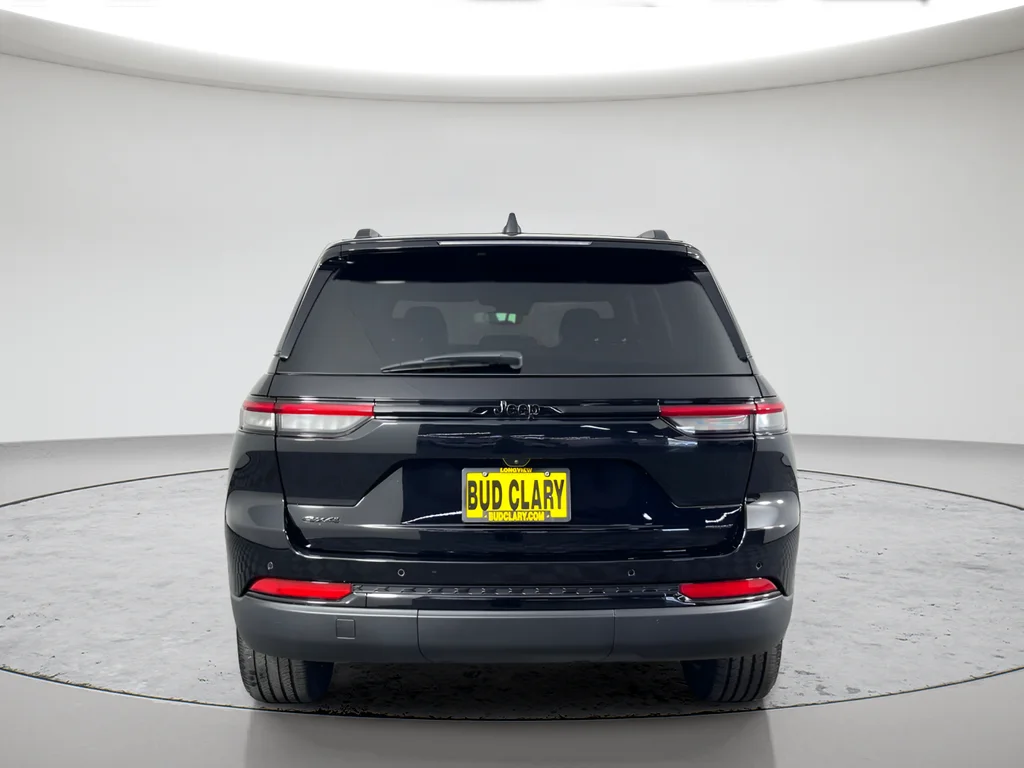 Used 2023 Black Jeep Altitude X image 6