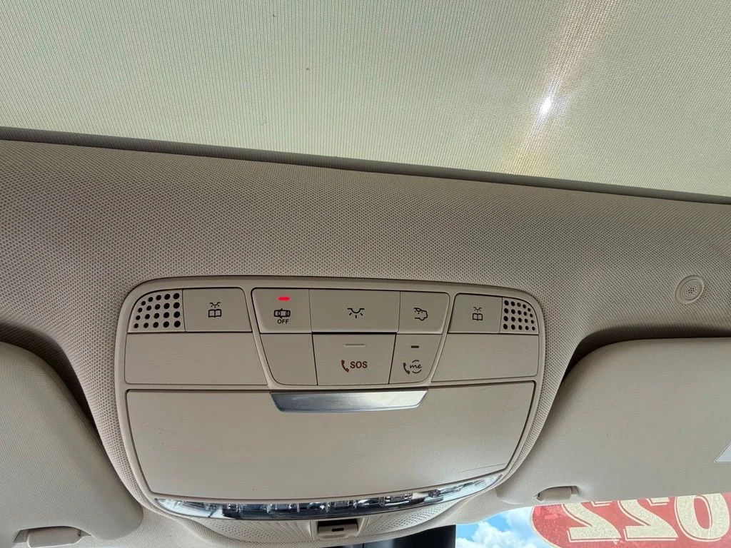 Used 2022 Black Mercedes-Benz GLC 300 image 25