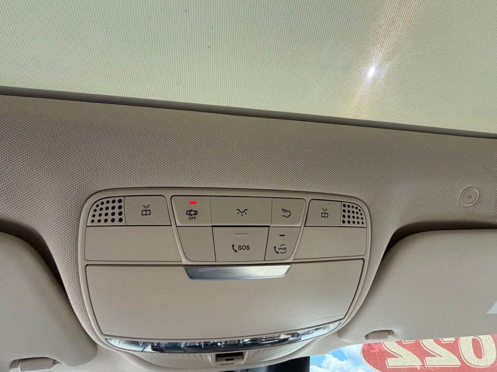 Used 2022 Black Mercedes-Benz GLC 300 image 25