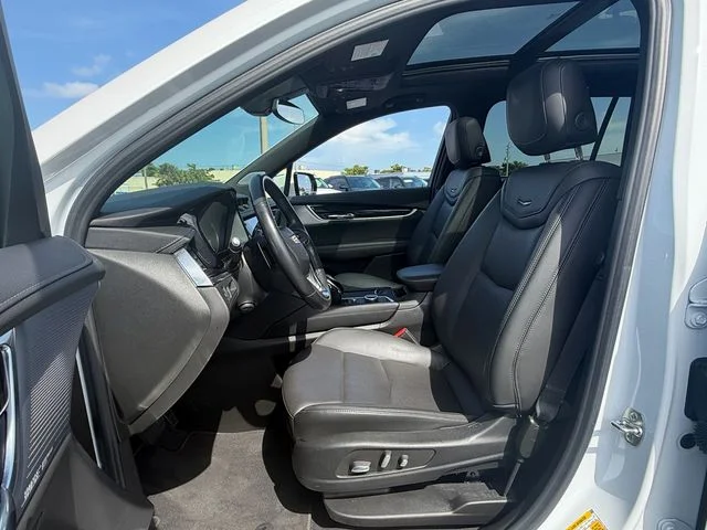 Used 2024 White Cadillac Premium Luxury image 9