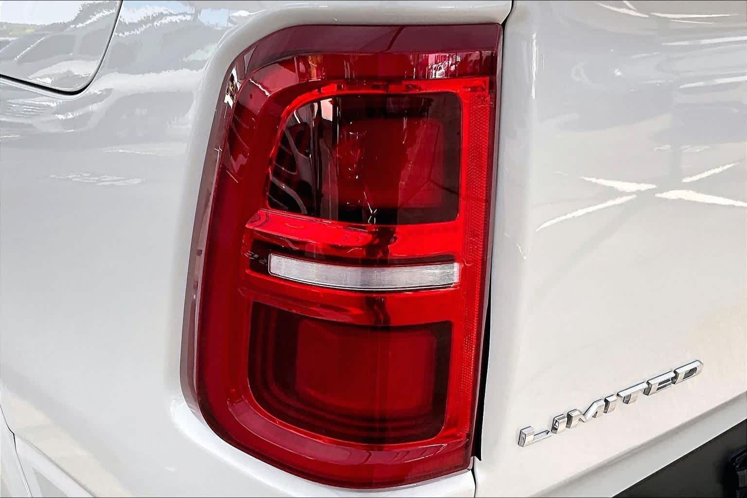 Used 2025 Ivory White Tri-Coat Pearlcoat Ram Limited image 28