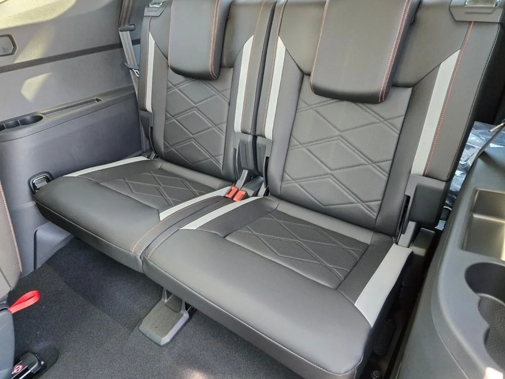 New 2026 White Volkswagen 2.0T Peak Edition image 9