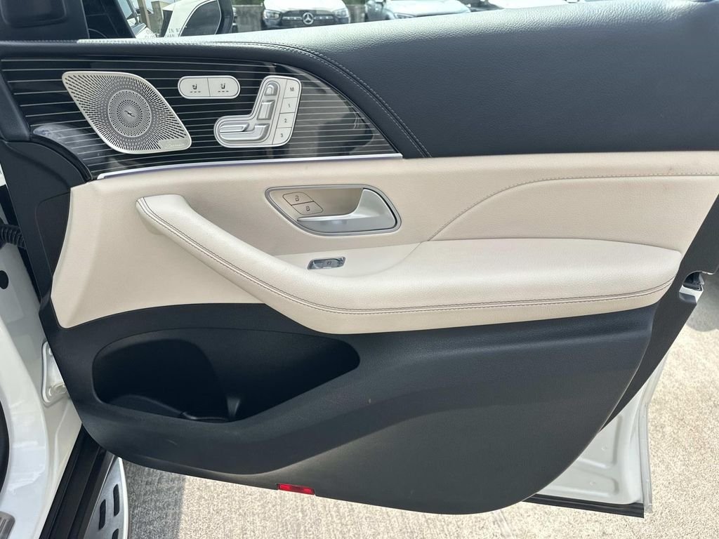 Used 2024 MANUFAKTUR Diamond White Metallic Mercedes-Benz GLS 450 image 12