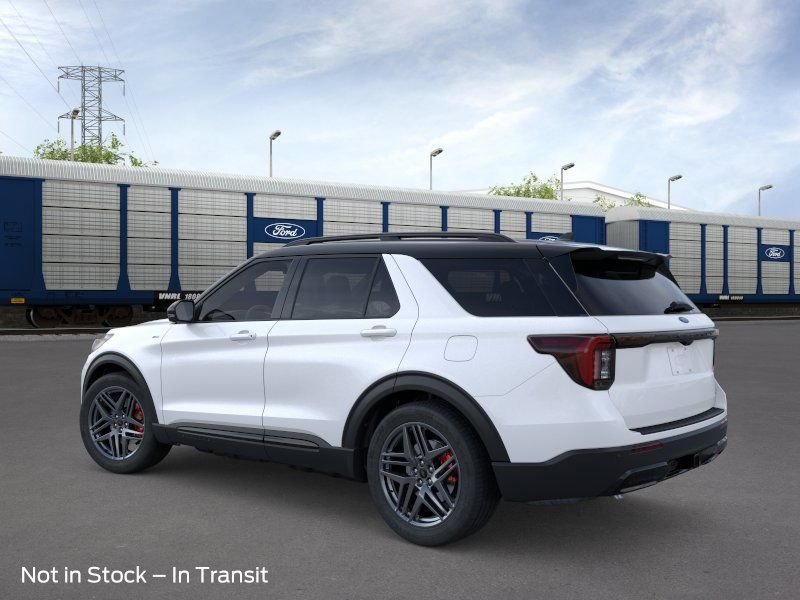 New 2026 Star White Metallic Tri-Coat Ford ST-Line image 4