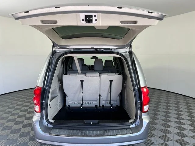 Used 2019 Silver Dodge SE image 29