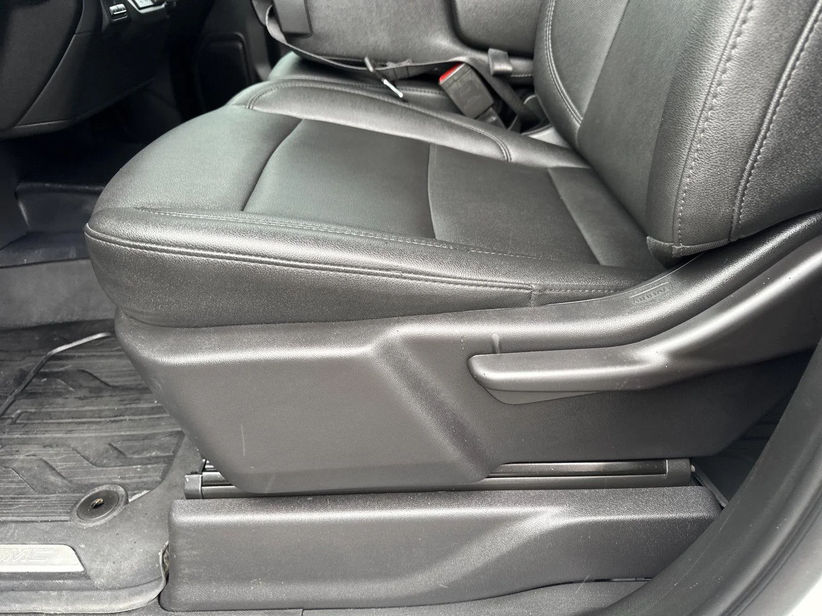 Used 2025 Summit White GMC Pro image 12