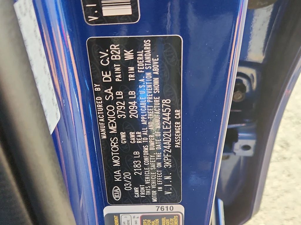 Used 2020 Blue Kia LXS image 17