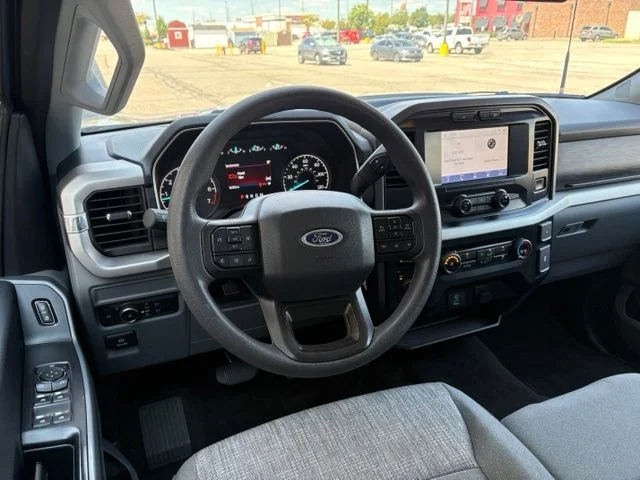 Used 2022  Ford XL image 30
