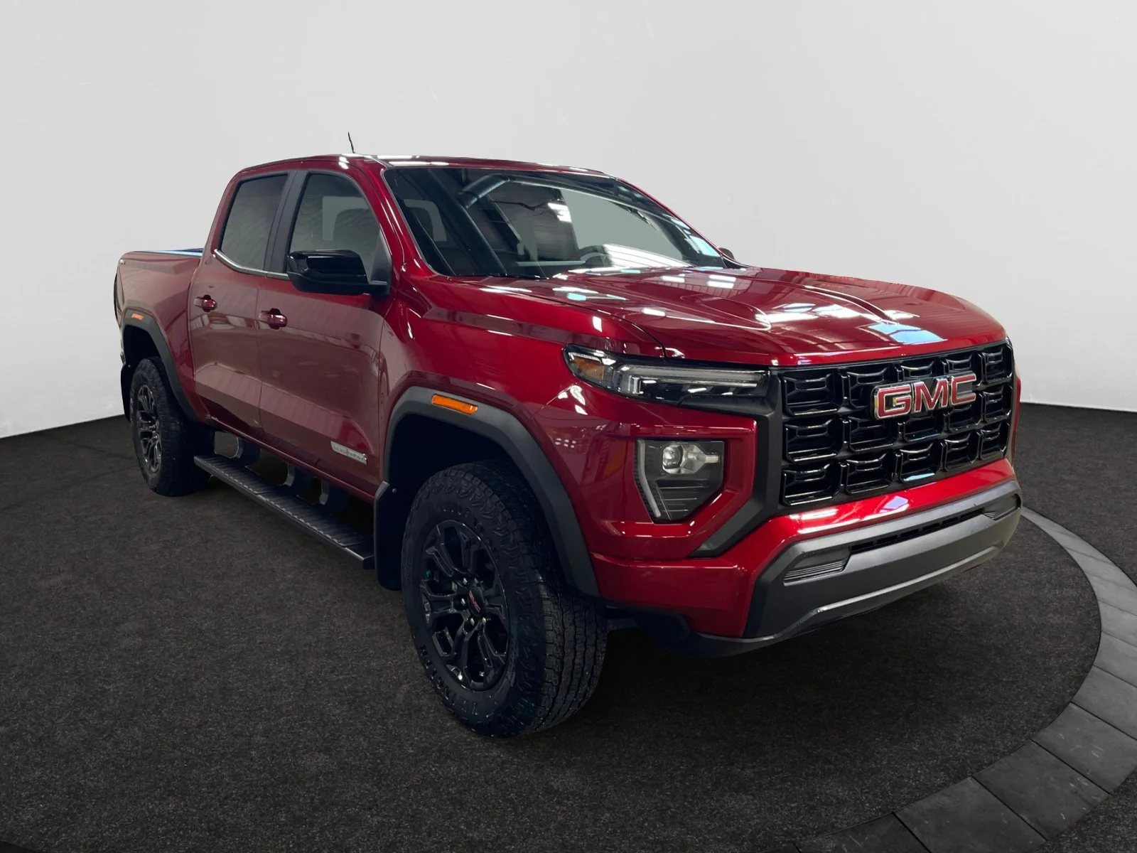 Used 2025 Red GMC Elevation Crew Cab image 7