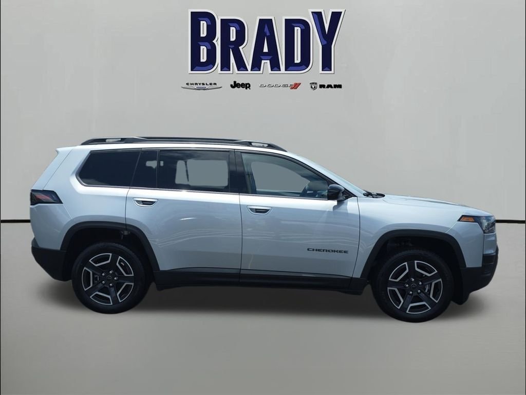 New 2026 Silver Zynith Clear-Coat Exterior Paint Jeep Laredo image 8