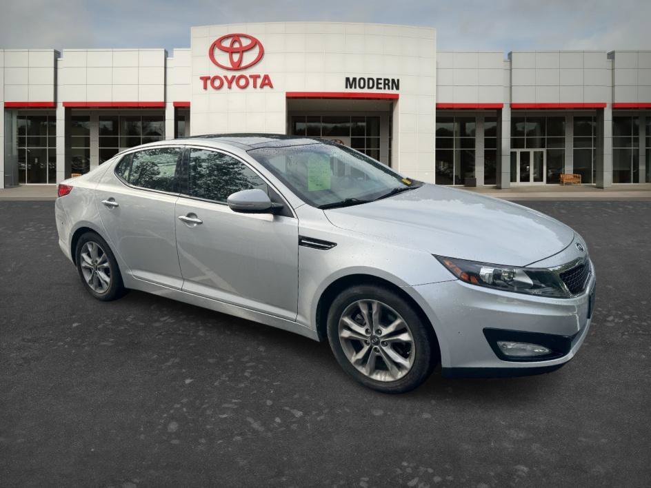 Used 2011 Bright Silver Kia EX image 15