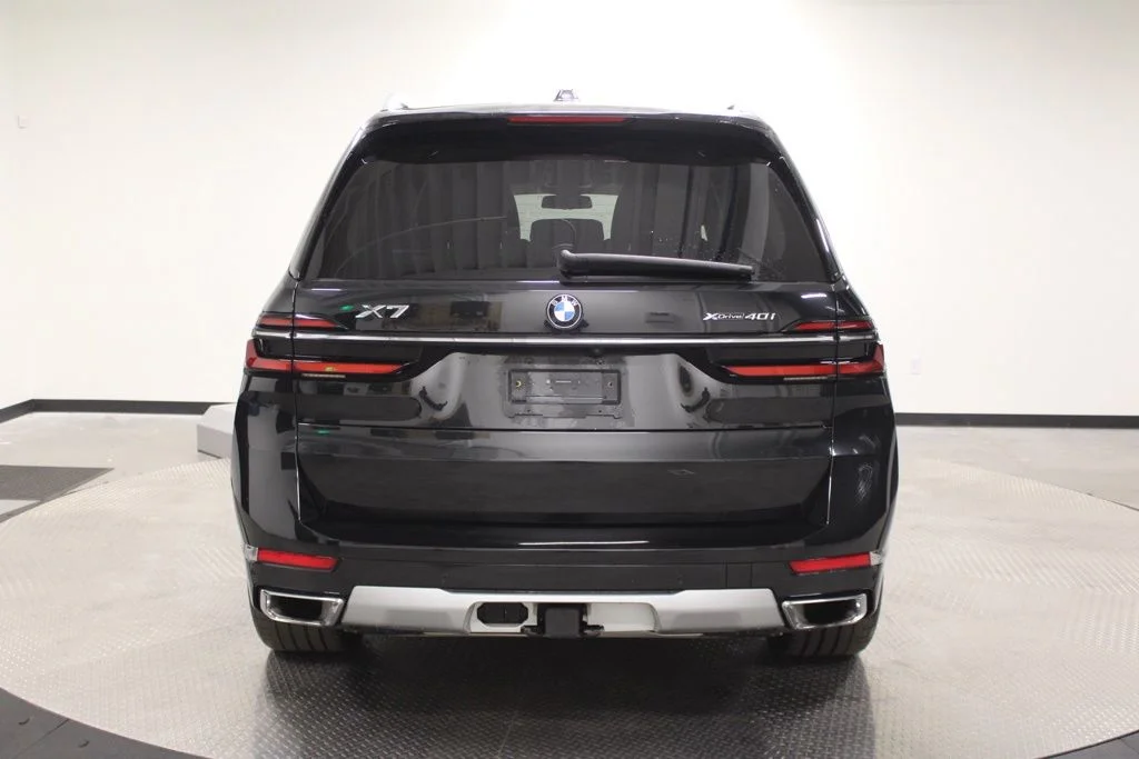 Used 2024 Black BMW xDrive40i image 4